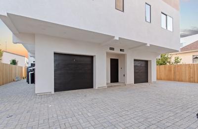 212 E 29th St, USC Adj.